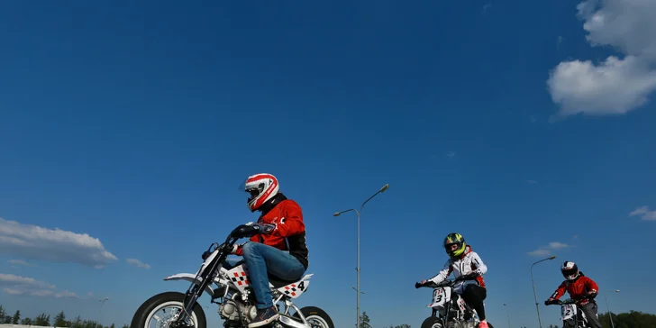 Rozjeďte to s pitbikem: 10minutová jízda na Masarykově okruhu