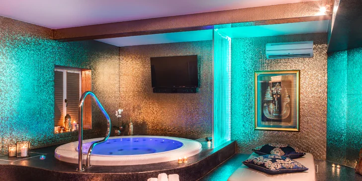 1 nebo 2 hodiny v privátním wellness a případně lahev sektu pro pár