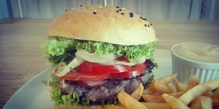 Pořádně nacpané burgery a příloha pro jednoho či pro dva
