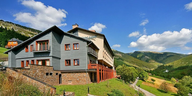 Romantika ve Špindlu: 3-4 dny s wellness, polopenzí a aktivitami pro dva