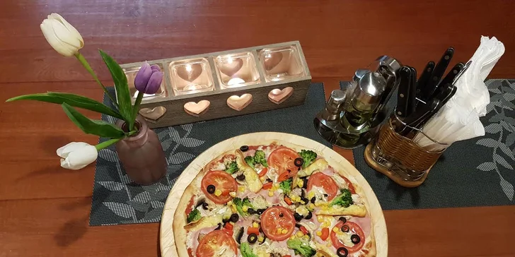 Najezte se po italsku: dvě pizzy zdobené vašimi oblíbenými ingrediencemi