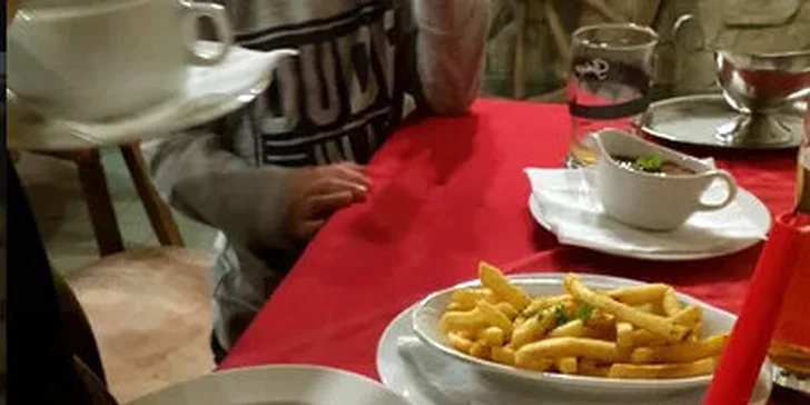 Šťavnaté flambované vepřové steaky z krkovičky pro dvě osoby