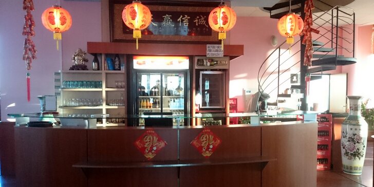 Tajemná chuť a skvělé výhledy – čínské menu pro dva podávané v 18. patře