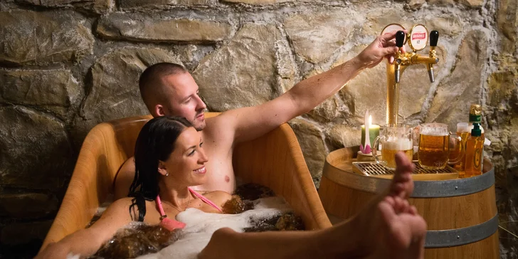 Postřižiny naživo: 60 minut privátní relaxace v pivních lázních pro dva