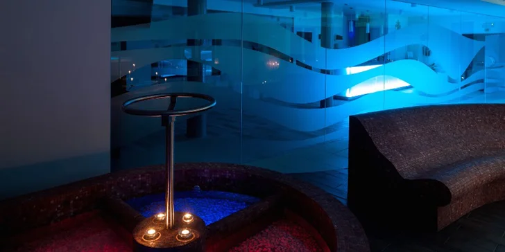 Romantika v Hluboké nad Vltavou: 4* zámecký hotel, wellness i večeře