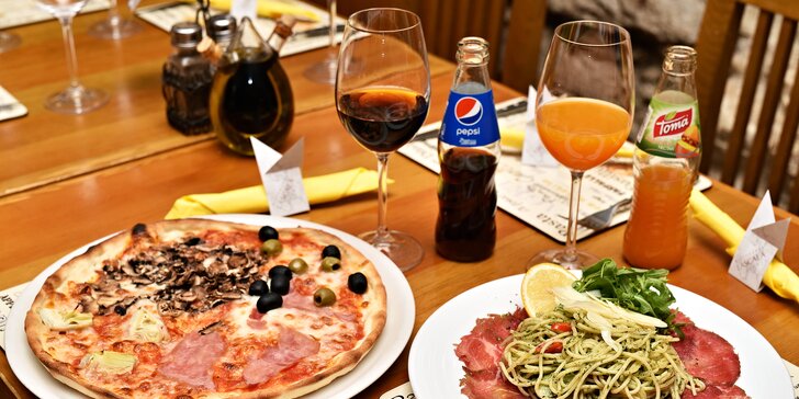 Dvě pizzy či těstoviny a dva nealko nápoje v italské restauraci Lascala