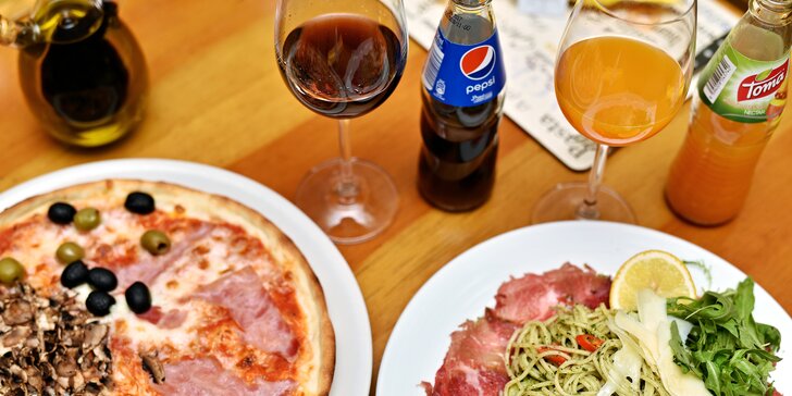 Itálie na Staroměstském náměstí: libovolná pizza nebo těstoviny a nápoj