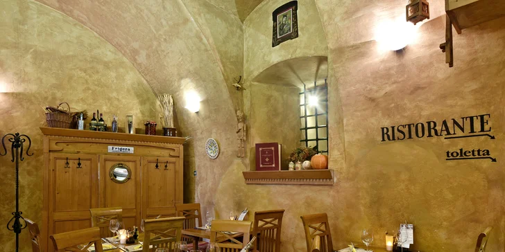 Itálie na Staroměstském náměstí: libovolná pizza nebo těstoviny pro 1 nebo 2 osoby