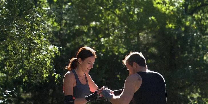60 minut radosti z nevšedního pohybu díky „sedmimílovým“ skákacím botám