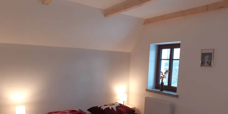 Pokoje jsou funkčně zařízené. 