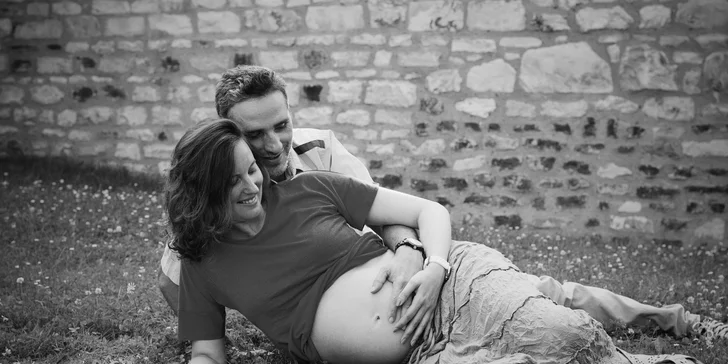 Přátelské focení v ateliéru - na výběr 5 nebo 10 upravených fotografií