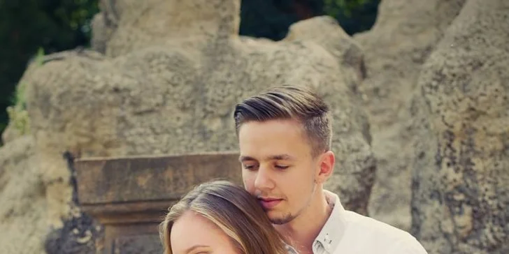 Přátelské focení v ateliéru - na výběr 5 nebo 10 upravených fotografií