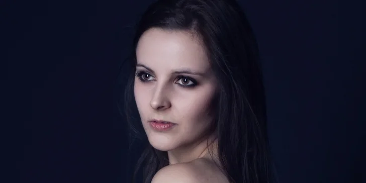 Přátelské focení v ateliéru - na výběr 5 nebo 10 upravených fotografií