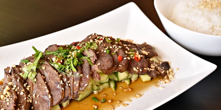 Bohaté tříchodové menu v čínské restauraci Mr. Bao pro 2 labužníky