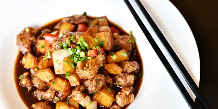 Bohaté tříchodové menu v čínské restauraci Mr. Bao pro 2 labužníky