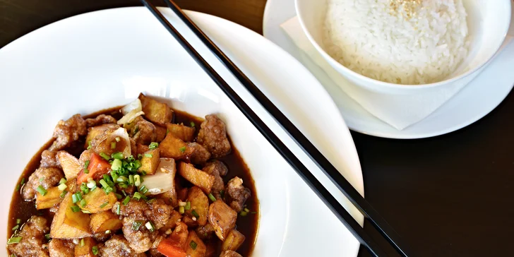 Bohaté tříchodové menu v čínské restauraci Mr. Bao pro 2 labužníky