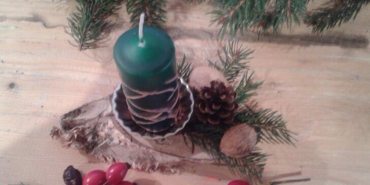 Nalaďte se na Vánoce: vyrábění a zdobení dřevěného svícnu a adventní svíčky