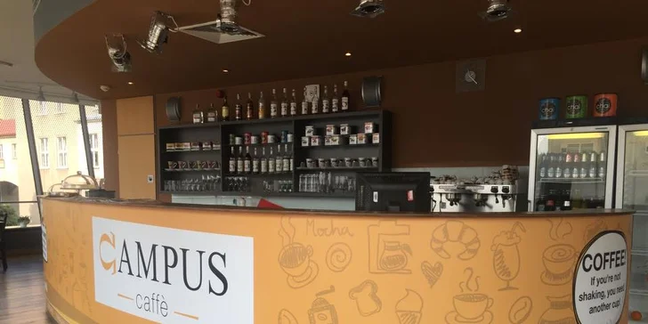Dvě kávy nebo dva dorty a káva v Campus Cafe