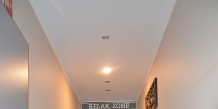 Wellness hýčkání pro 2: 120minutový relax v sauně a vířivé vaně na vlnách Vltavy