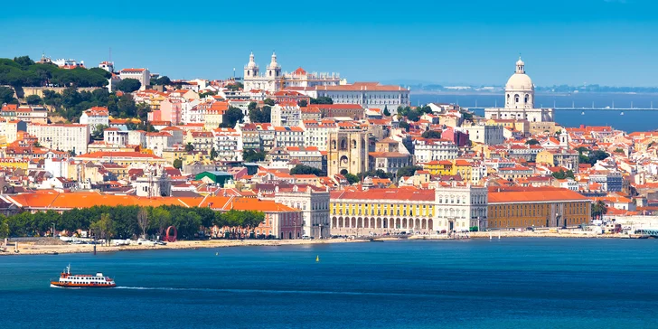Portugalsko je opravdu jedinečné a okouzlí každého. Jeho území má nevyčíslitelné bohatství v podobě kosmopolitních měst, fantastických historických center, kaváren, paláců a katedrál. 