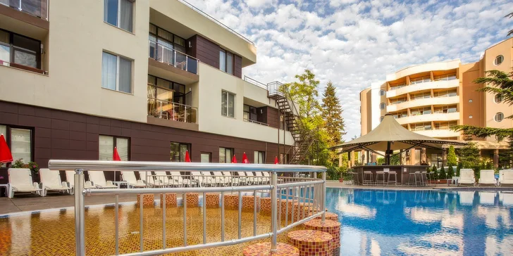Modernizovaný 4* resort Laguna Park & Aqua Club je epicentrem zábavy.