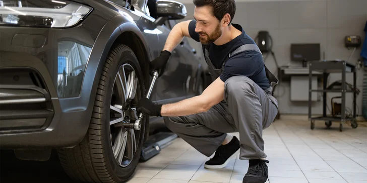 Prezutie alebo výmena kolies: profesionálny servis a kontrola brzd