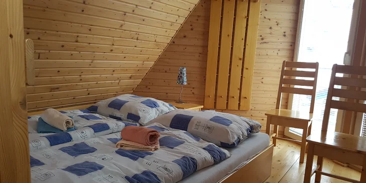 Penzión Kamenec vás privíta príjemne zariadeným interiérom penziónu so šiestimi plne vybavenými samostatnými izbami.