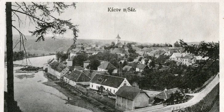 Pivovar leží v malebném údolí Sázavy, kde si také můžete udělat pěknou procházku. 