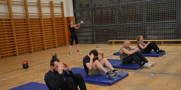 Dostaňte se do formy na funkčním tréninku CrossFit: 1 vstup nebo permice