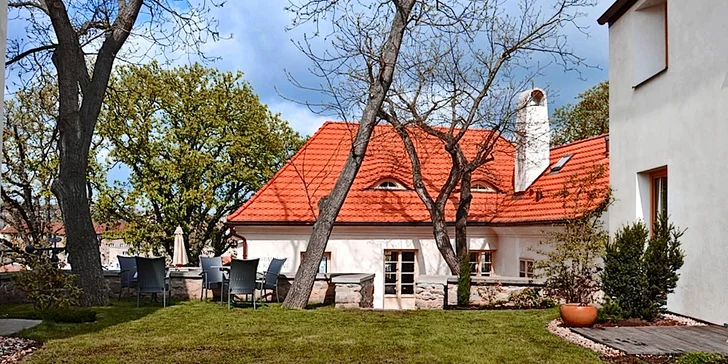 Relax v designovém hotelu: polopenze, privátní sauna i vstup do bazénu