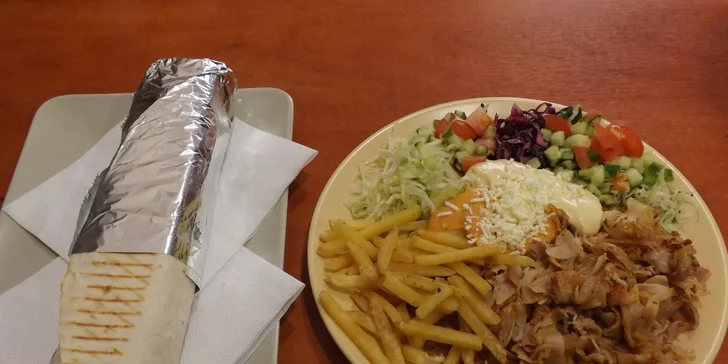 Znamenitý turecký kebab: Kuřecí, telecí nebo mix a k němu nealko nápoj