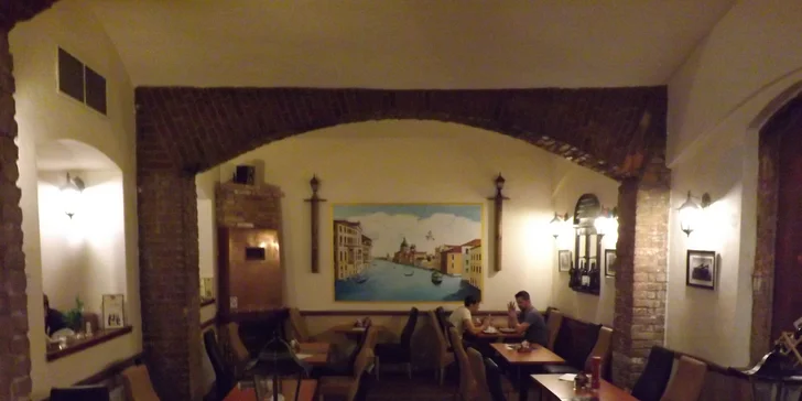 Znamenitý turecký kebab: Kuřecí, telecí nebo mix a k němu nealko nápoj