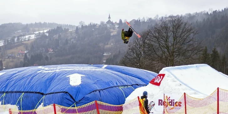 Naučte se salto za den: skok do air bagu na lyžích nebo snowboardu