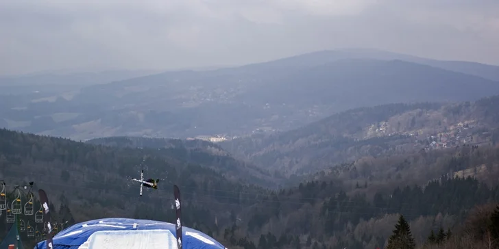 Naučte se salto za den: skok do air bagu na lyžích nebo snowboardu