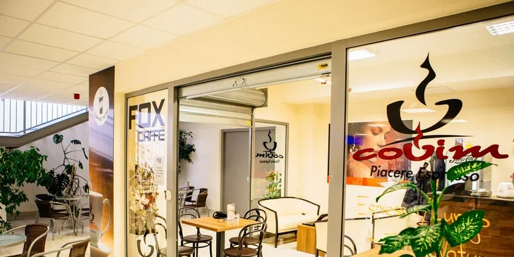 Příjemné posezení ve FOX caffé: Káva a medový dezert Marlenka