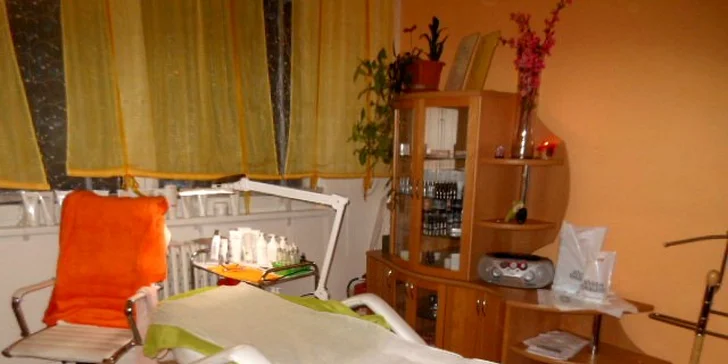 Depilace rukou, lýtek nebo celých nohou teplým voskem