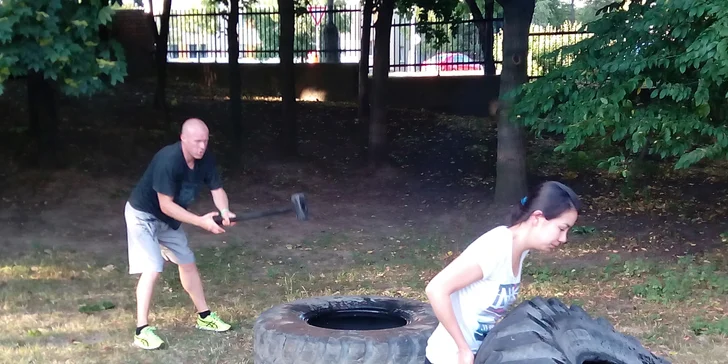 Dostaňte se do formy na funkčním tréninku CrossFit: 1 vstup nebo permice