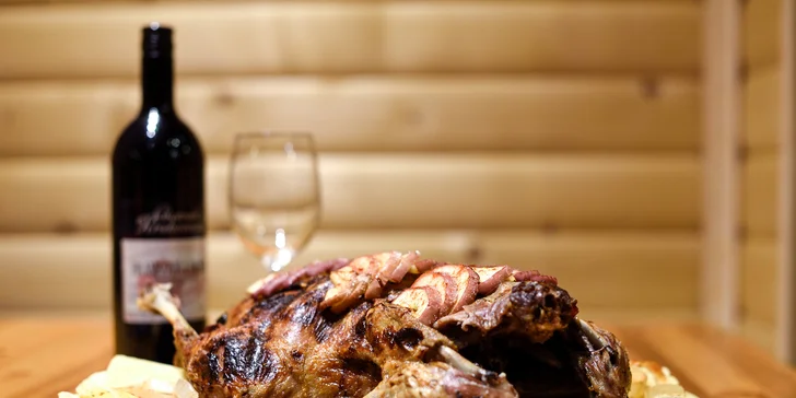 3100 g Pečená kačica s prílohami + Krakovany Frankovka Modrá