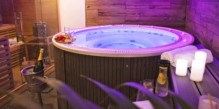 Relax pro dva v privátním wellness: vířivka, finská sauna, infrasauna i lahev prosecca