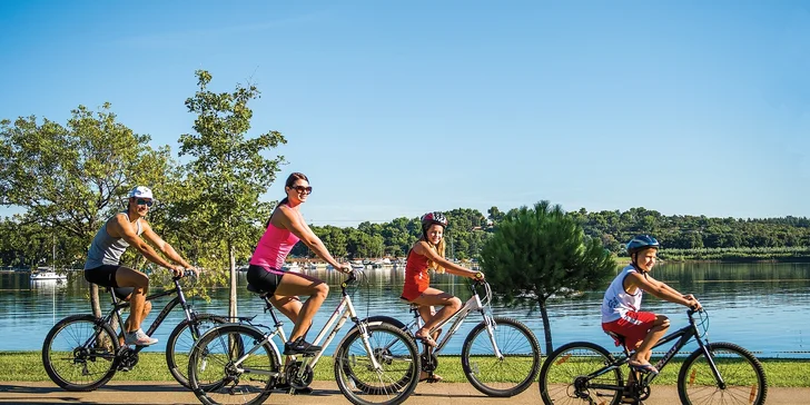 V hoteli vám požičajú bicykle na výlety. Vyrazte na nich napríklad do centra Poreču (4 km).