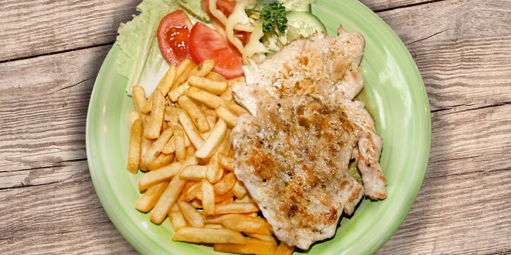 Klasická bašta: Kuřecí steak, hranolky a tatarka pro dvě osoby