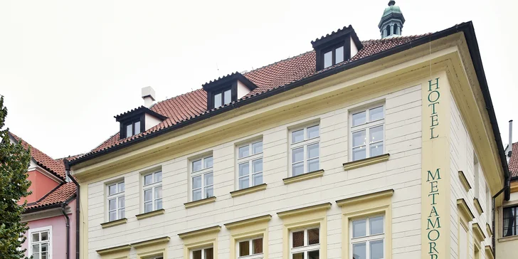 Pizza nebo těstoviny a nealkoholický nápoj v restauraci Vabene