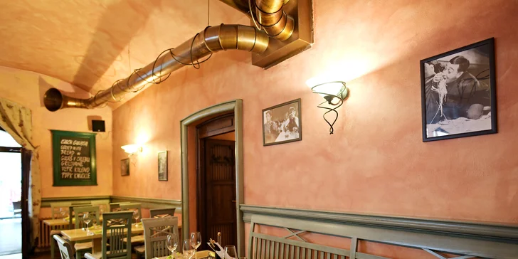 Pizza nebo těstoviny a nealkoholický nápoj v restauraci Vabene