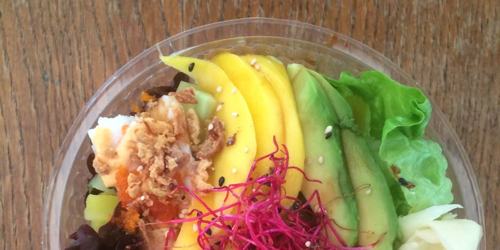 Velká sushi rolka nebo 300 g exotického salátu s sebou