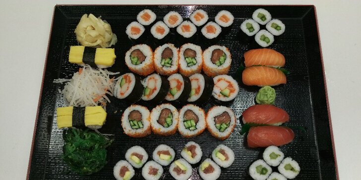 Hostina ve jménu exotiky a zdravých lahůdek: Sushi sety plné skvělých kousků