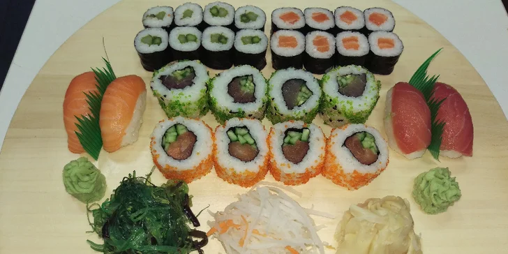 Japonská hostina dle vašeho apetitu: Malé sushi menu nebo velký set