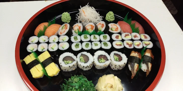 Japonská hostina dle vašeho apetitu: Malé sushi menu nebo velký set