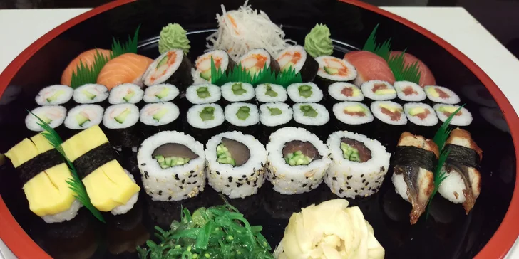 Japonská hostina dle vašeho apetitu: Malé sushi menu nebo velký set