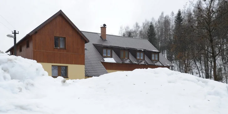 Parádní pobyt v Jizerkách: zimní či jarní dovolená v Bedřichově s polopenzí