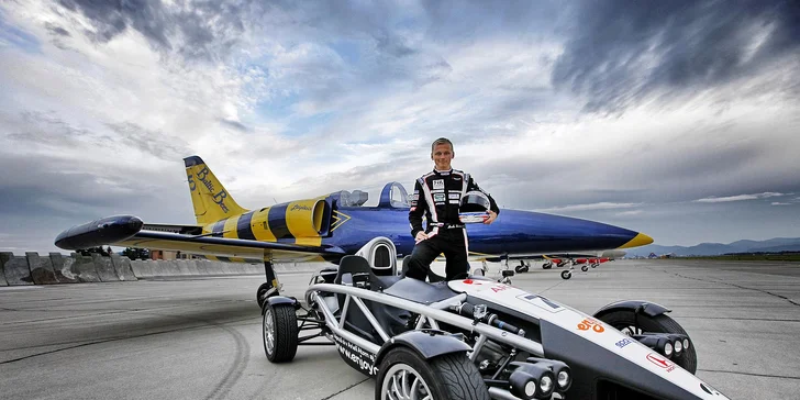 Bláznivá jízda v jednom z nejrychlejších vozů světa: až 8 kol v Ariel Atom
